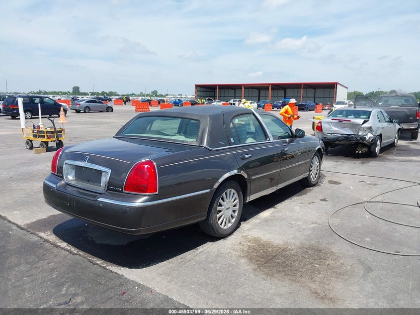 2005 LINCOLN TOWN CAR auction photo 4