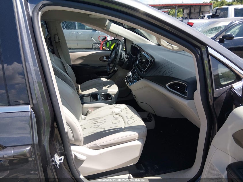2021 CHRYSLER VOYAGER auction photo 5