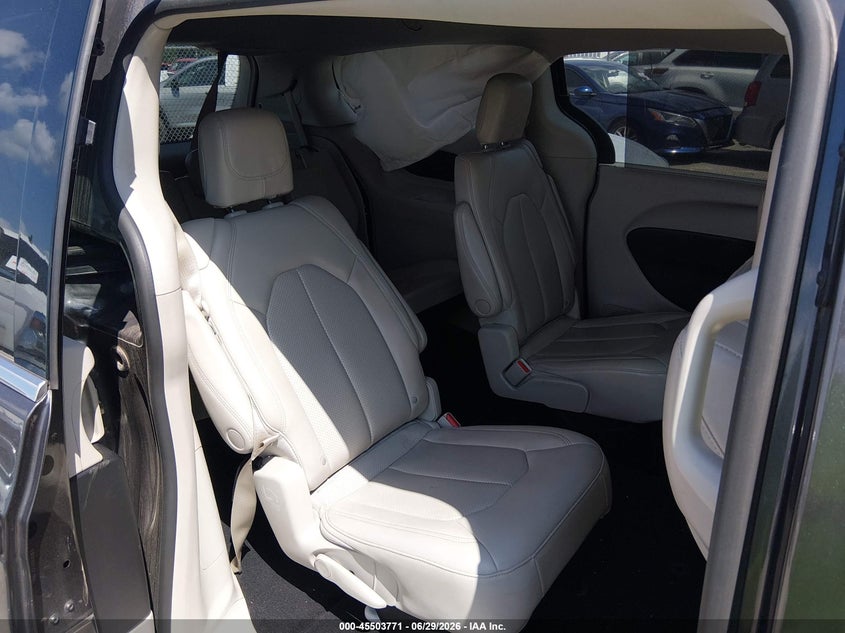 2021 CHRYSLER VOYAGER auction photo 8