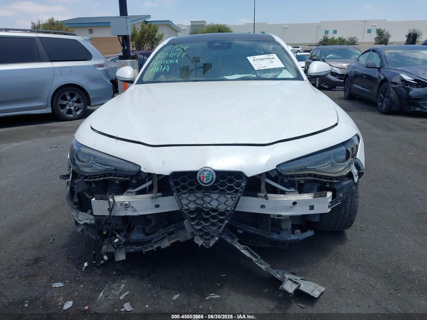 2017 Alfa Romeo Giulia Ti Awd VIN: ZARFAEEN5H7561862 Lot: 45503966