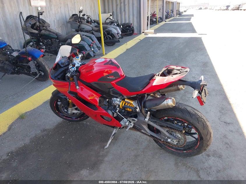 2026 DUCATI PANIGALE MOTO 2