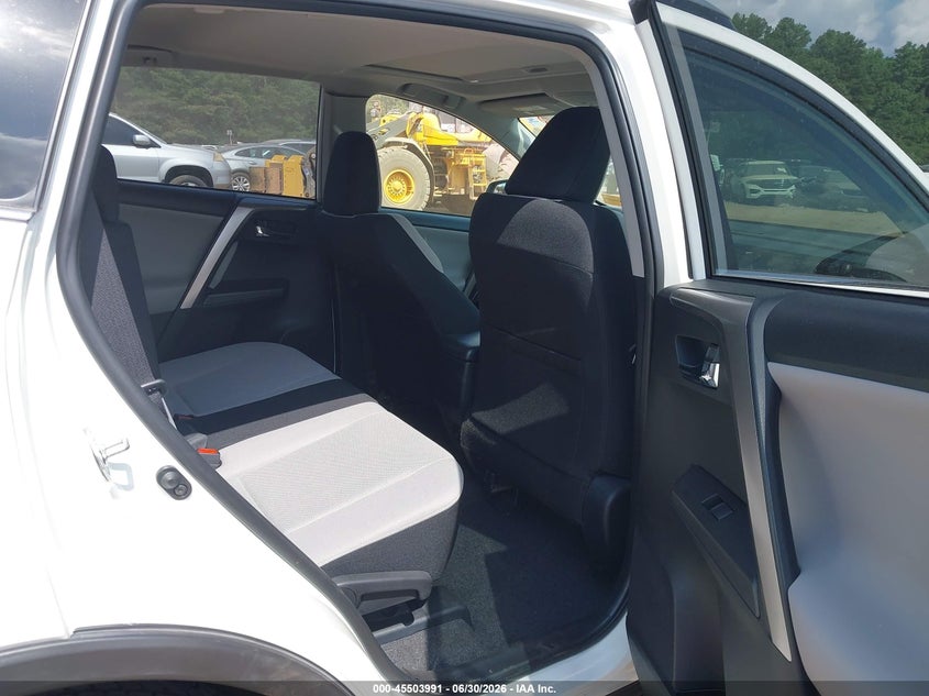 2017 TOYOTA RAV4 auction photo 8