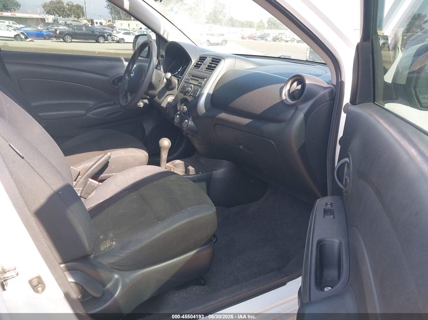 AtlanticExpress - Nissan Versa
