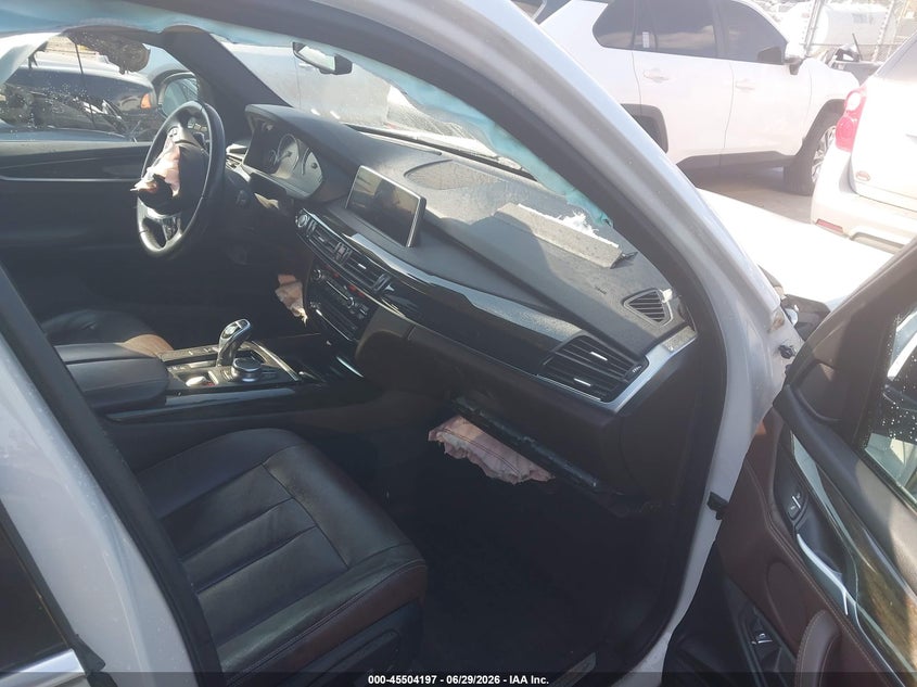 BMW X5 2018 VIN 5UXKR2C57J0X10224