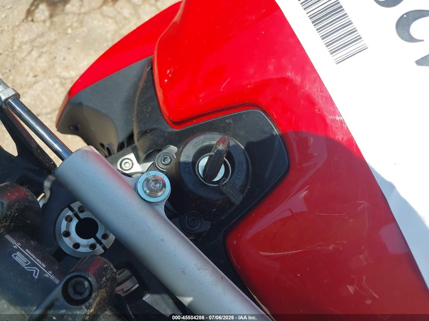 2023 Ducati Streetfighter V2 VIN: ZDMFAKYW7PB005680 Lot: 45504286