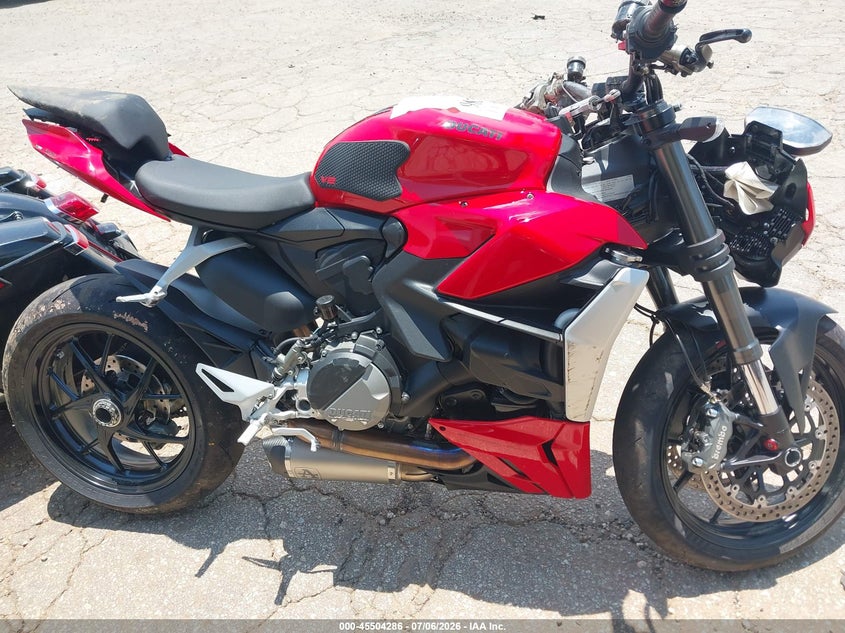 2023 Ducati Streetfighter V2 VIN: ZDMFAKYW7PB005680 Lot: 45504286