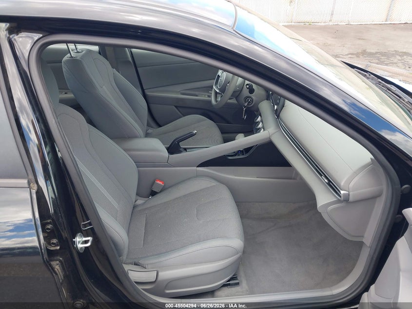 2021 HYUNDAI ELANTRA auction photo 5