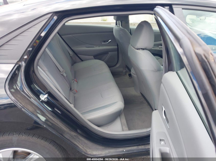2021 HYUNDAI ELANTRA auction photo 8