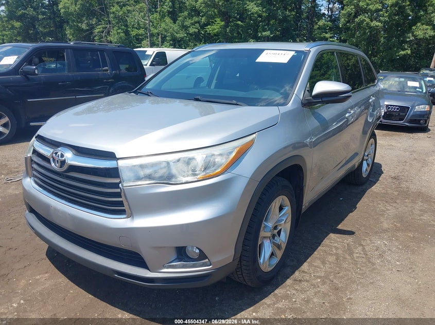 2015 Toyota Highlander, Левый зад, IAAI, VIN 5TDDKRFH3FS171800 — фото 2