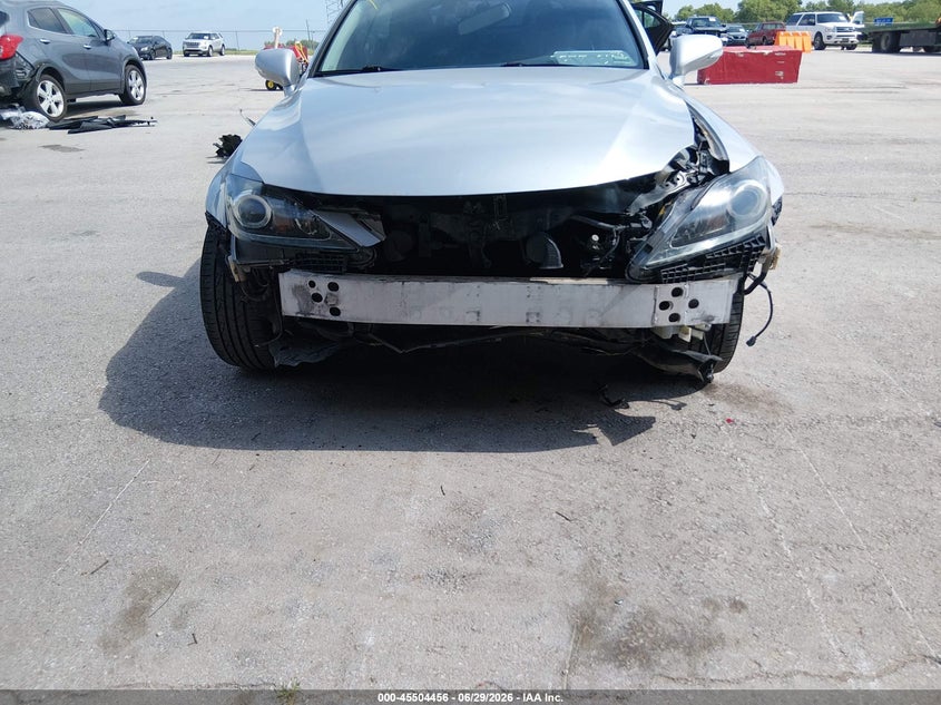 2011 LEXUS IS 350C auction photo 6