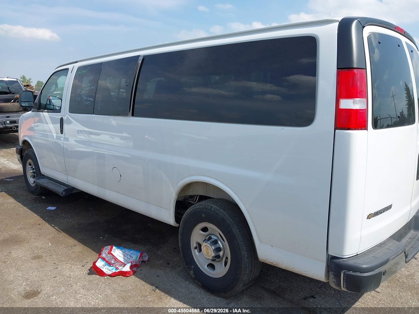 Vin: 1gazgpfp1s1255018, lot: 46002784, chevrolet express passenger rwd 3500 extended wheelbase lt 20253