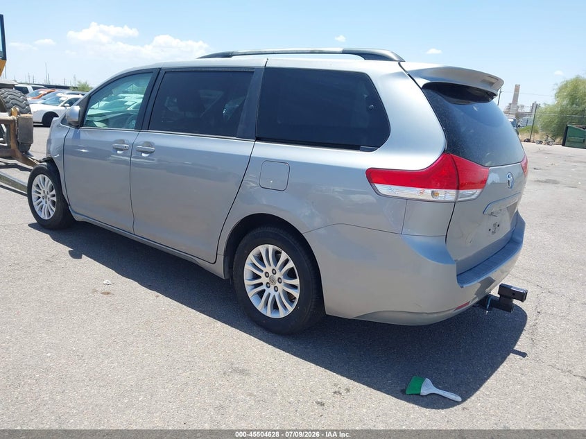 Vin: 5tdyk3dc2ds371991, lot: 46002844, toyota sienna xle v6 8 passenger 20133