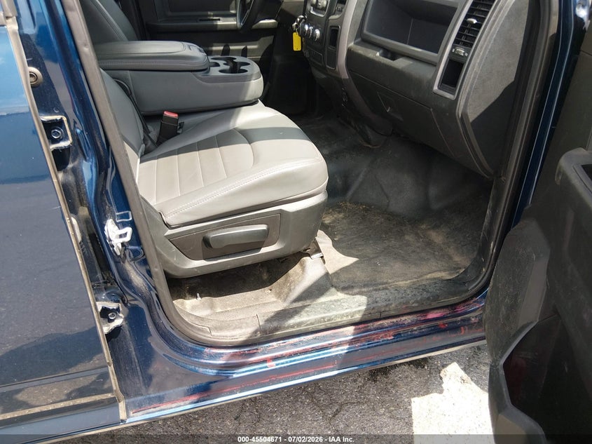 2019 RAM 1500 CLASSIC auction photo 5