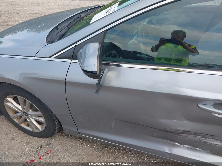 2017 HYUNDAI SONATA auction photo 6