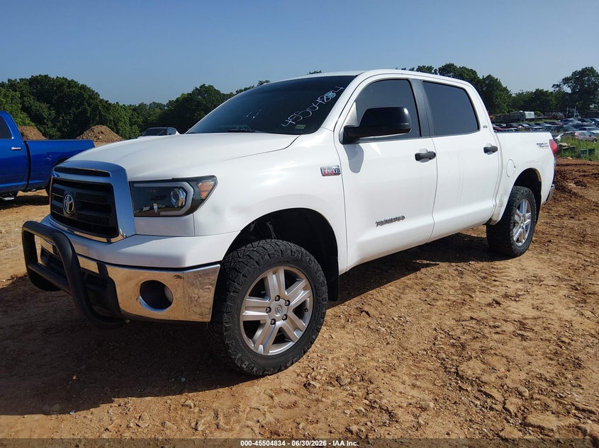 2011 Toyota Tundra, Град, IAAI, VIN 5TFEY5F19BX108137 — фото 2