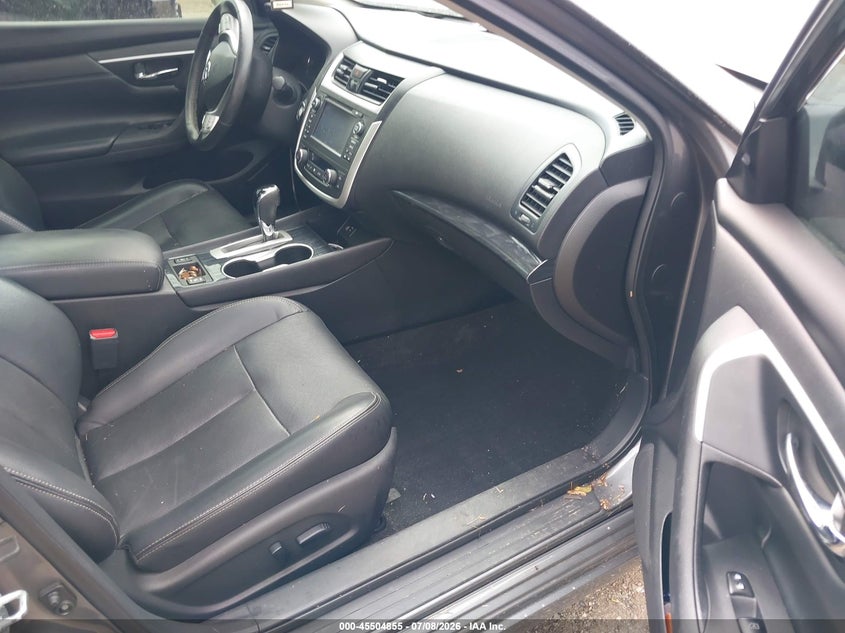 2016 NISSAN ALTIMA auction photo 5