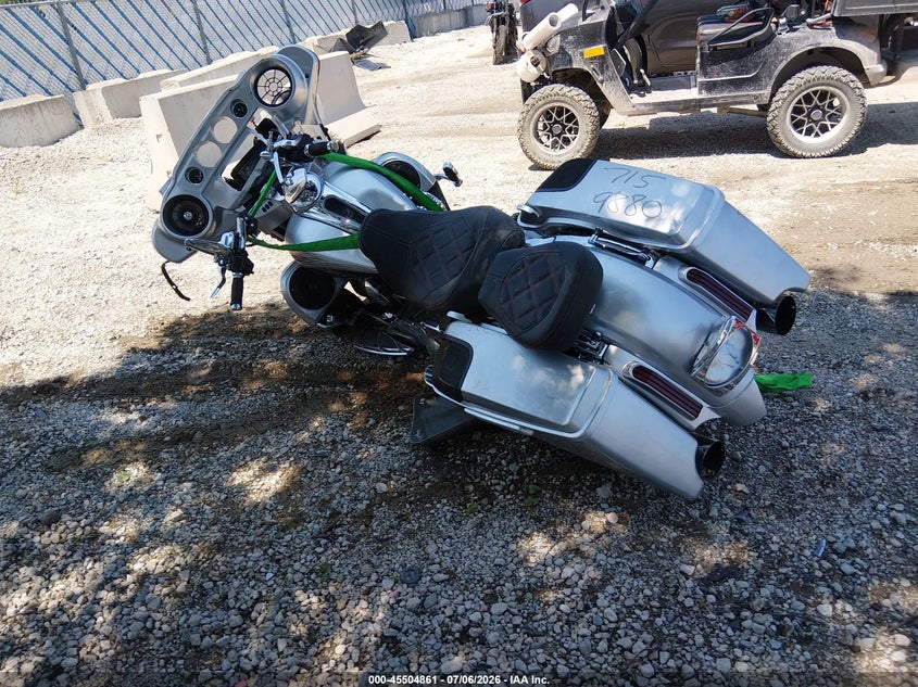 HARLEY-DAVIDSON FLHTCUL 2016