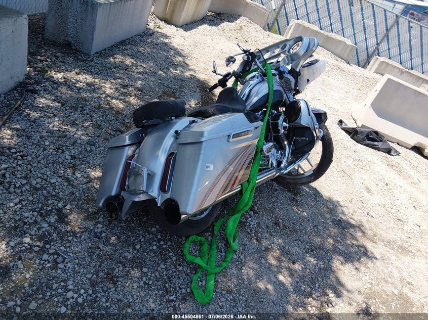 HARLEY-DAVIDSON FLHTCUL 2016