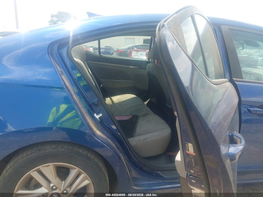 2019 HYUNDAI ELANTRA auction photo 8