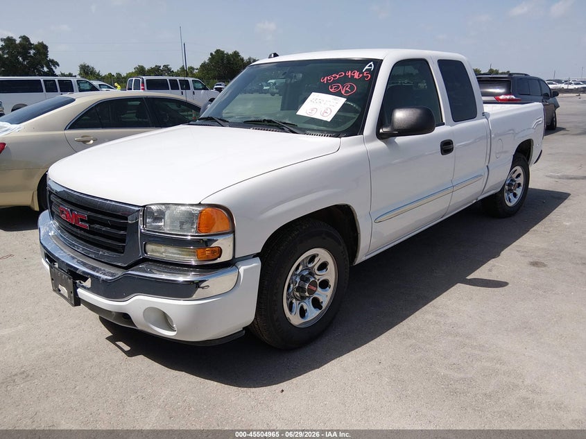 2005 GMC Sierra, Правый зад, IAAI, VIN 2GTEC19V451322122 — фото 2