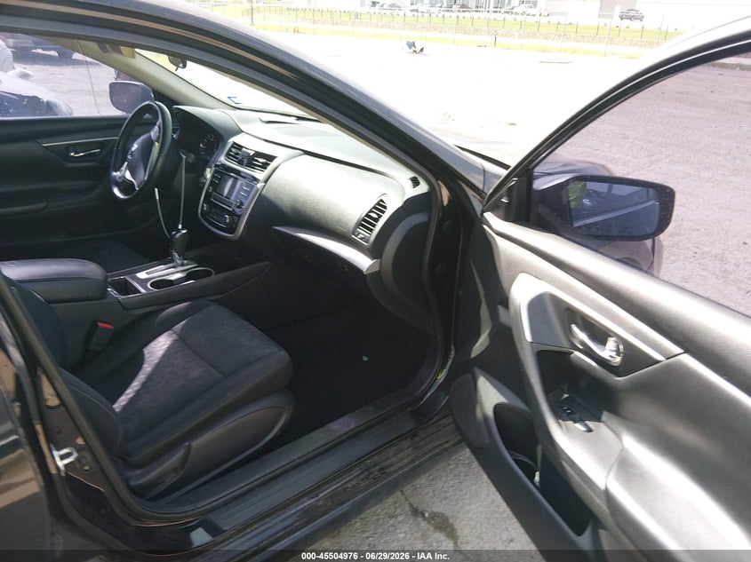 2018 NISSAN ALTIMA auction photo 5