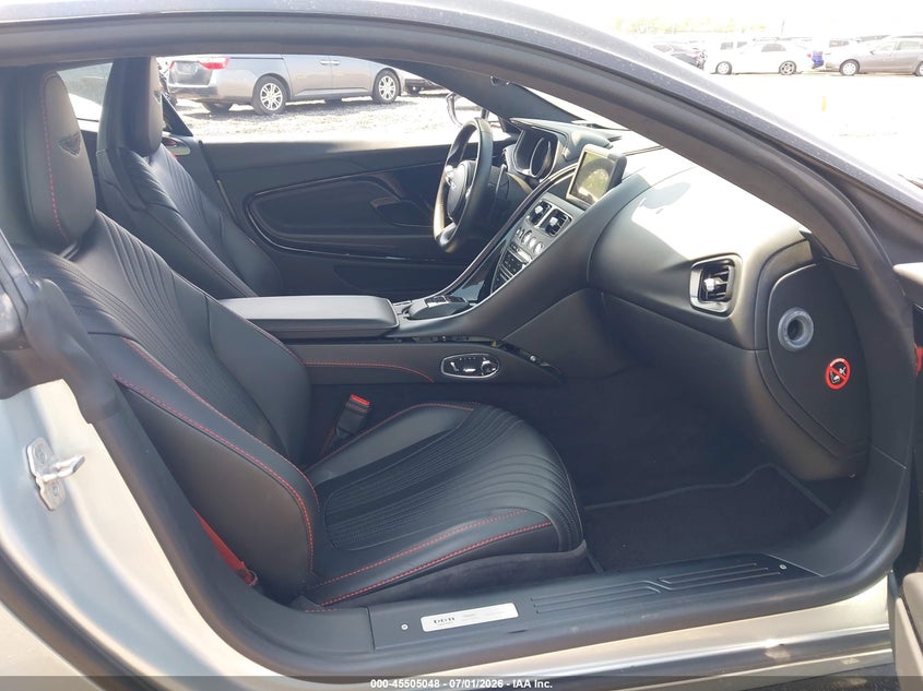 2017 ASTON MARTIN DB11 auction photo 5