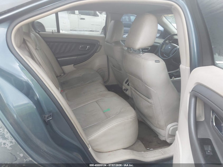 2010 FORD TAURUS auction photo 8