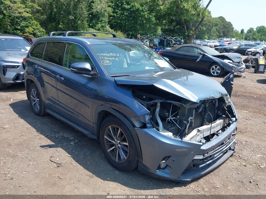 2017 TOYOTA HIGHLANDER auction photo 6