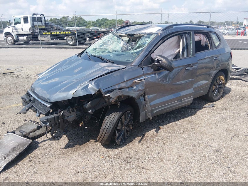2022 VOLKSWAGEN TAOS auction photo 2