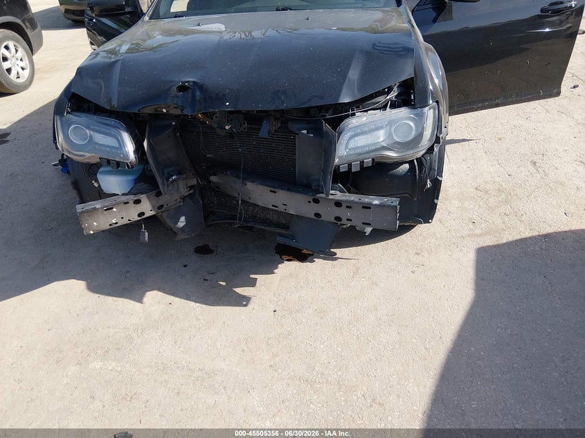 2015 CHRYSLER 300 auction photo 6