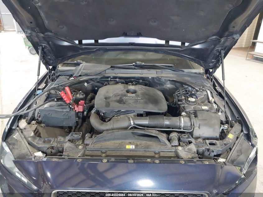 JAGUAR XE - zdjecie 10
