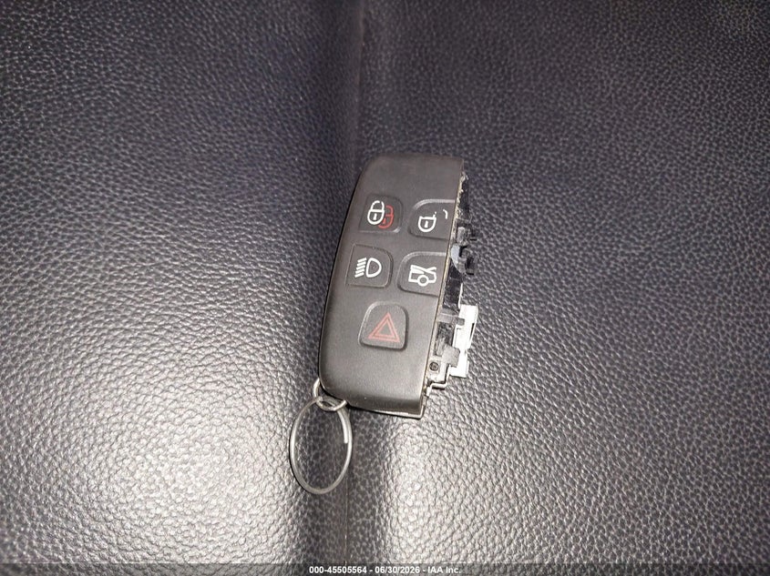 JAGUAR XE - zdjecie 11