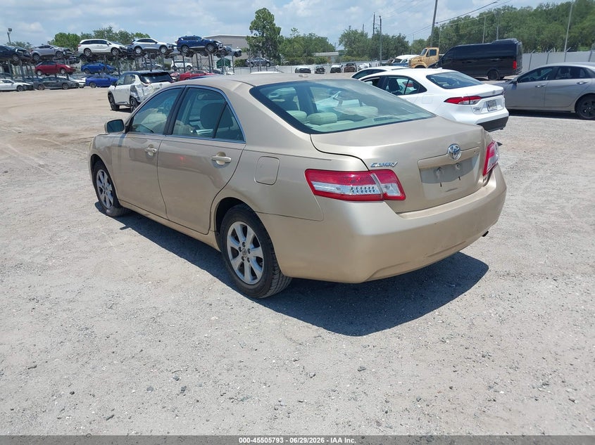 2011 TOYOTA CAMRY auction photo 3