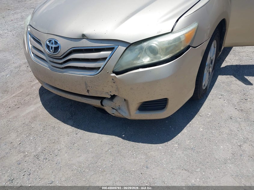 2011 TOYOTA CAMRY auction photo 6