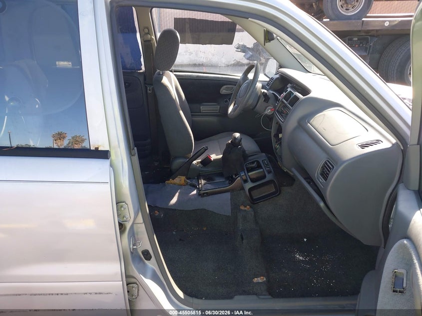 1999 CHEVROLET TRACKER auction photo 5