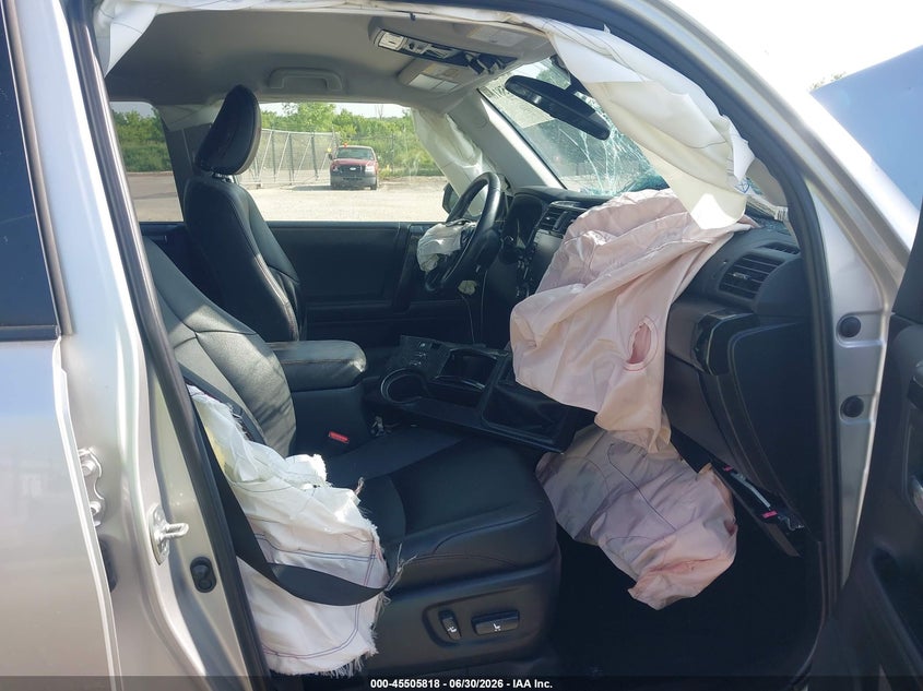 2022 TOYOTA 4RUNNER auction photo 5