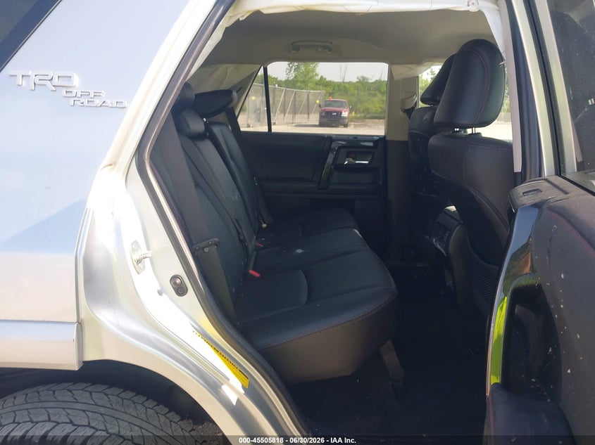 2022 TOYOTA 4RUNNER auction photo 8