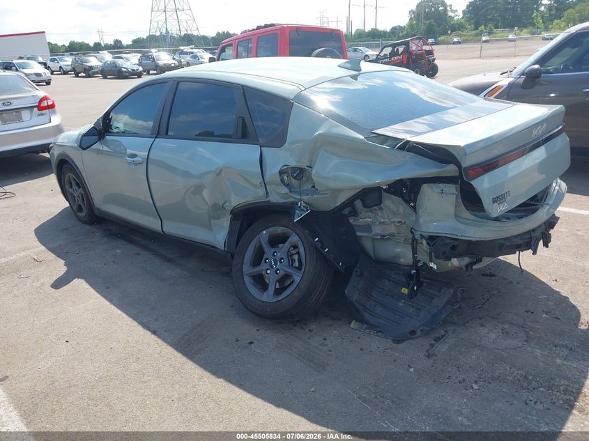 Vin: 3kpft4de8te283421, lot: 46004051, kia k4 lxs 20263