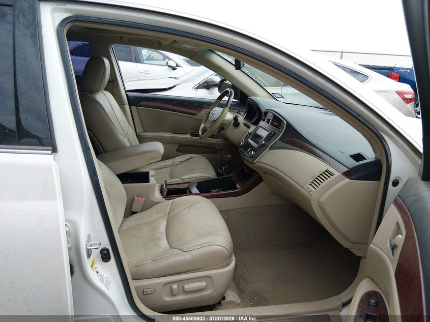 2011 TOYOTA AVALON — zdjęcie 5
