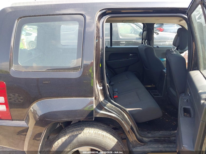 2012 JEEP LIBERTY auction photo 8