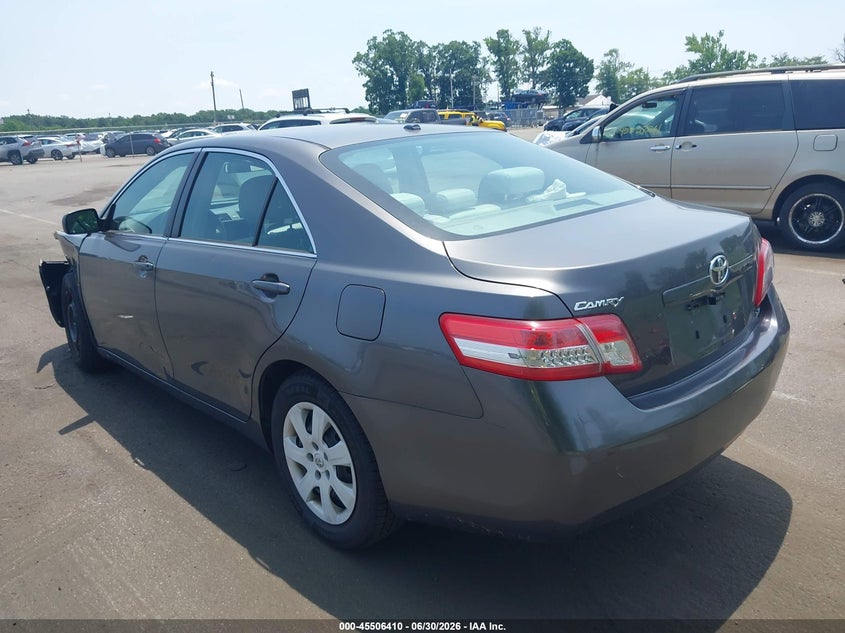 2011 TOYOTA CAMRY auction photo 3