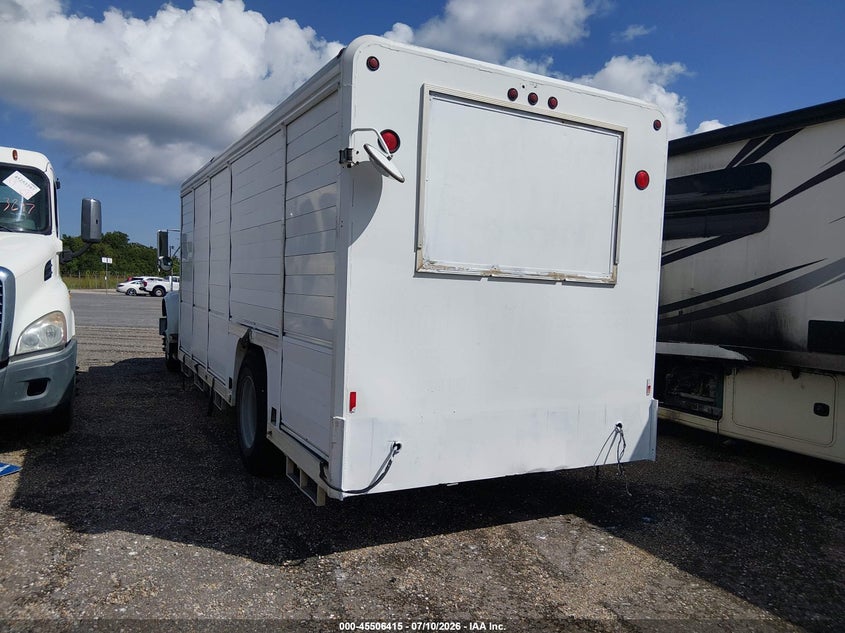 2000 INTERNATIONAL 4000 auction photo 3
