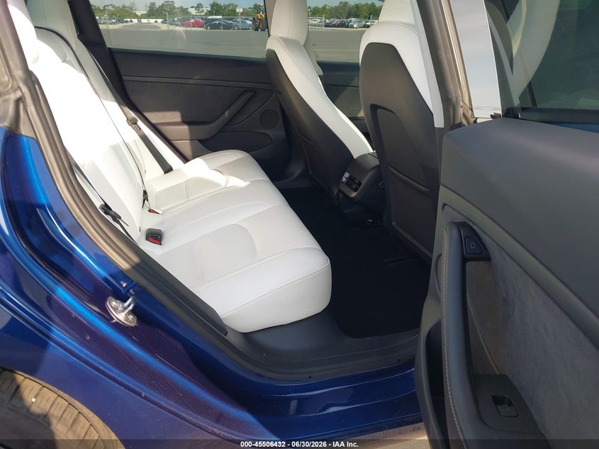 AtlanticExpress - Tesla Model 3