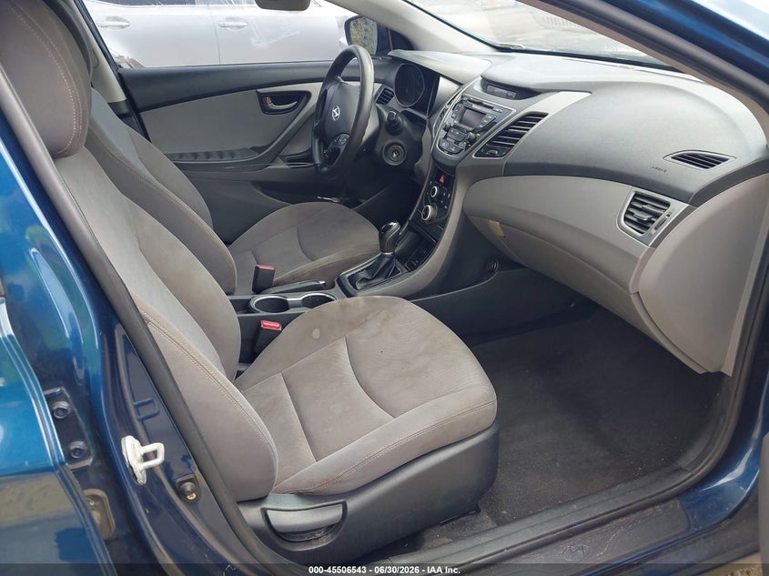2016 HYUNDAI ELANTRA auction photo 5