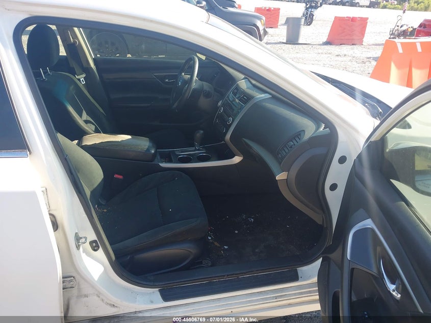 2015 NISSAN ALTIMA auction photo 5