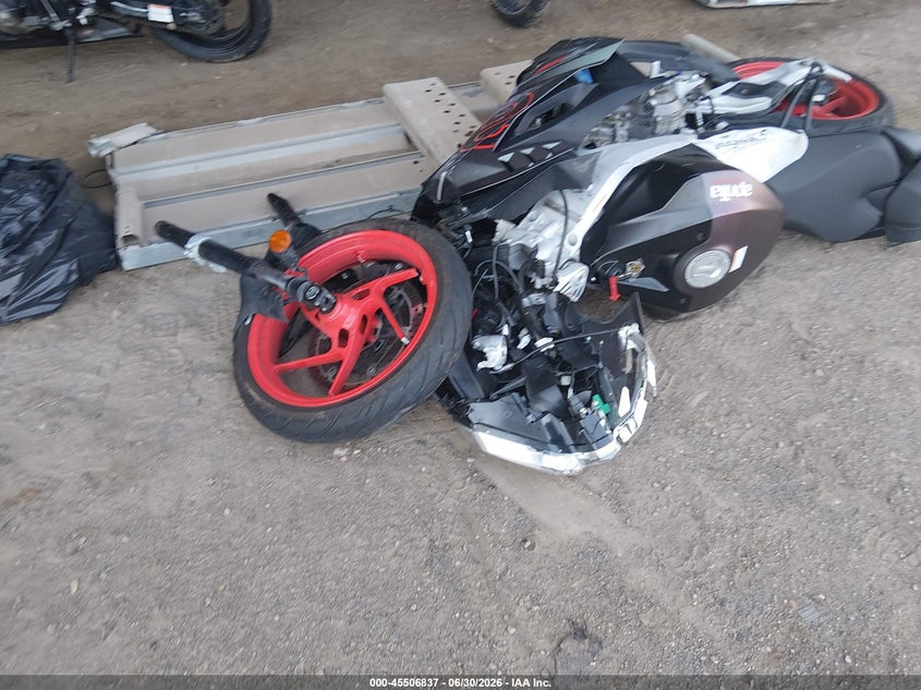 2025 APRILIA RS auction photo 2