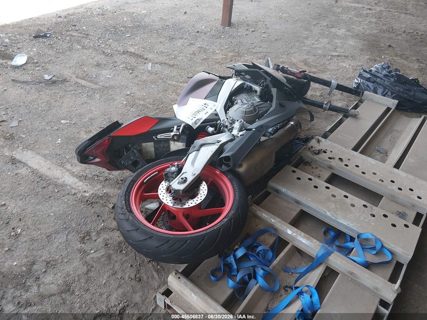 2025 APRILIA RS auction photo 4