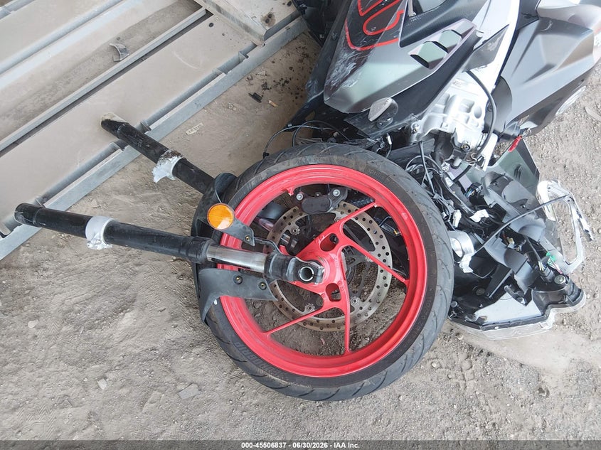 2025 APRILIA RS auction photo 5