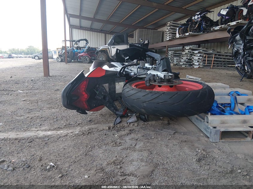 2025 APRILIA RS auction photo 6