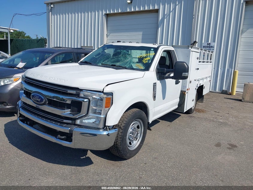 2020 Ford F-350 Chassis Xl 1FDBF3E61LED61195 photo 1